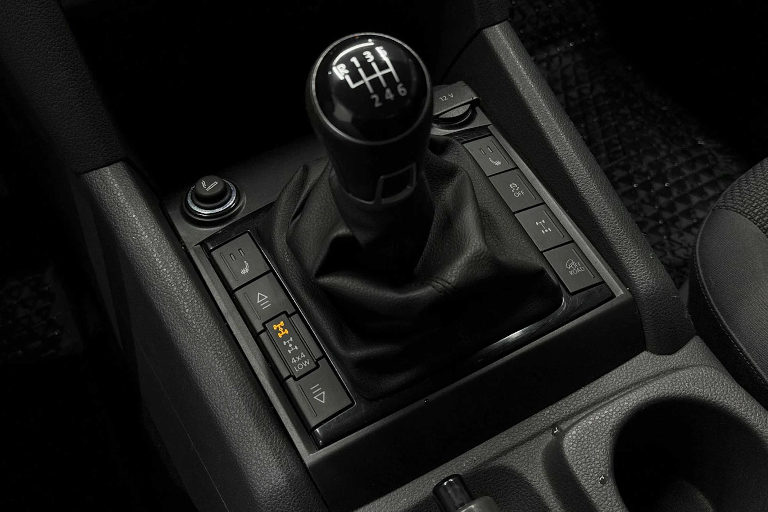 Hopea Volkswagen Amarok 2016 kuva 19.