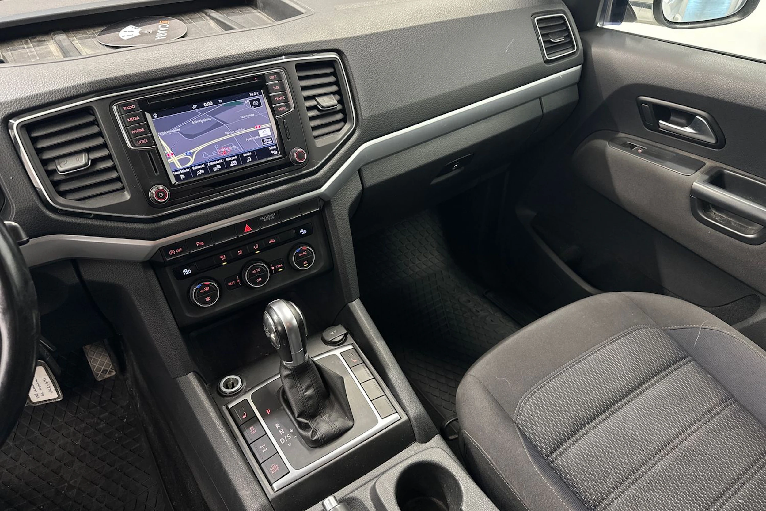 valkoinen Volkswagen Amarok 2016 kuva 4.