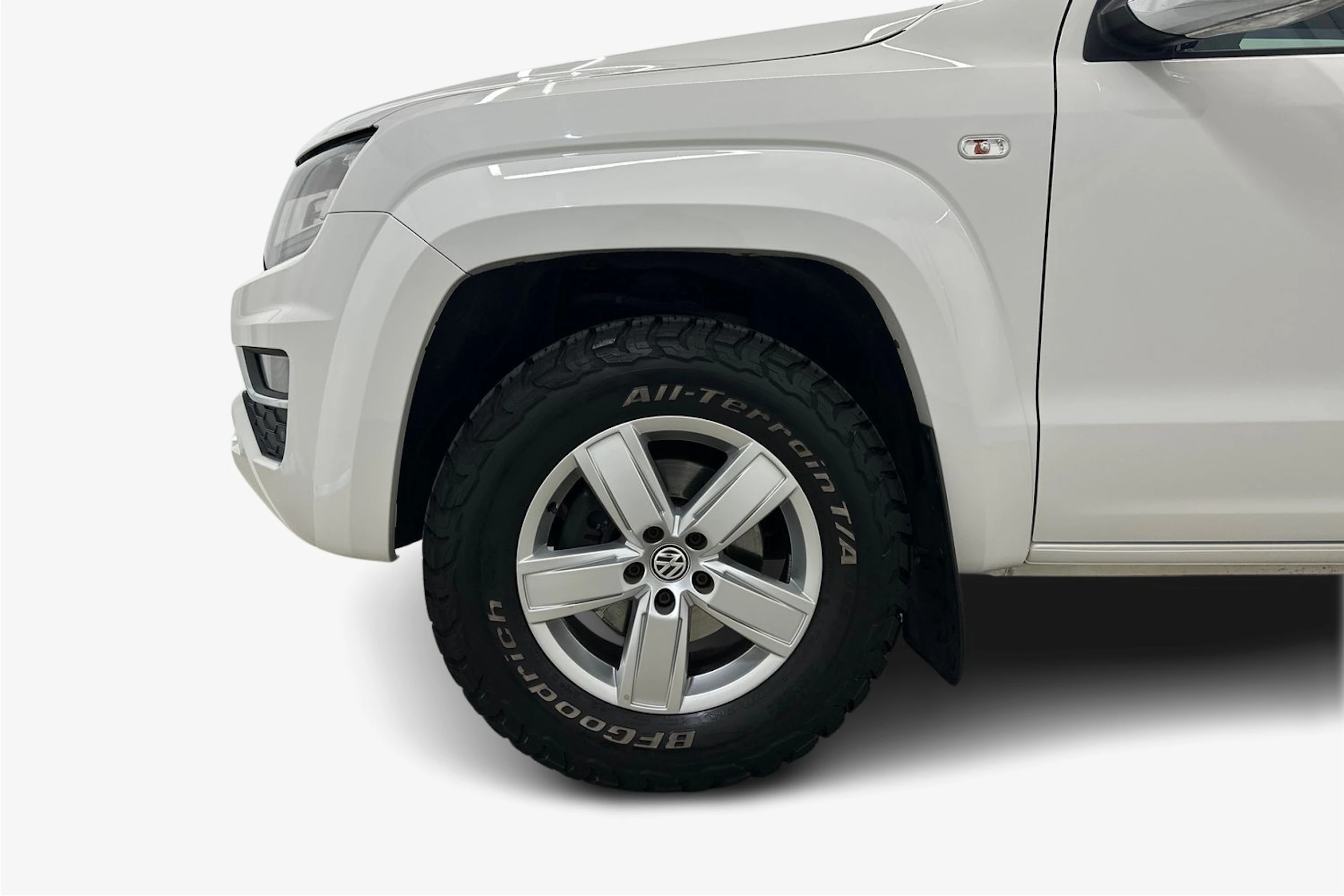 valkoinen Volkswagen Amarok 2016 kuva 9.