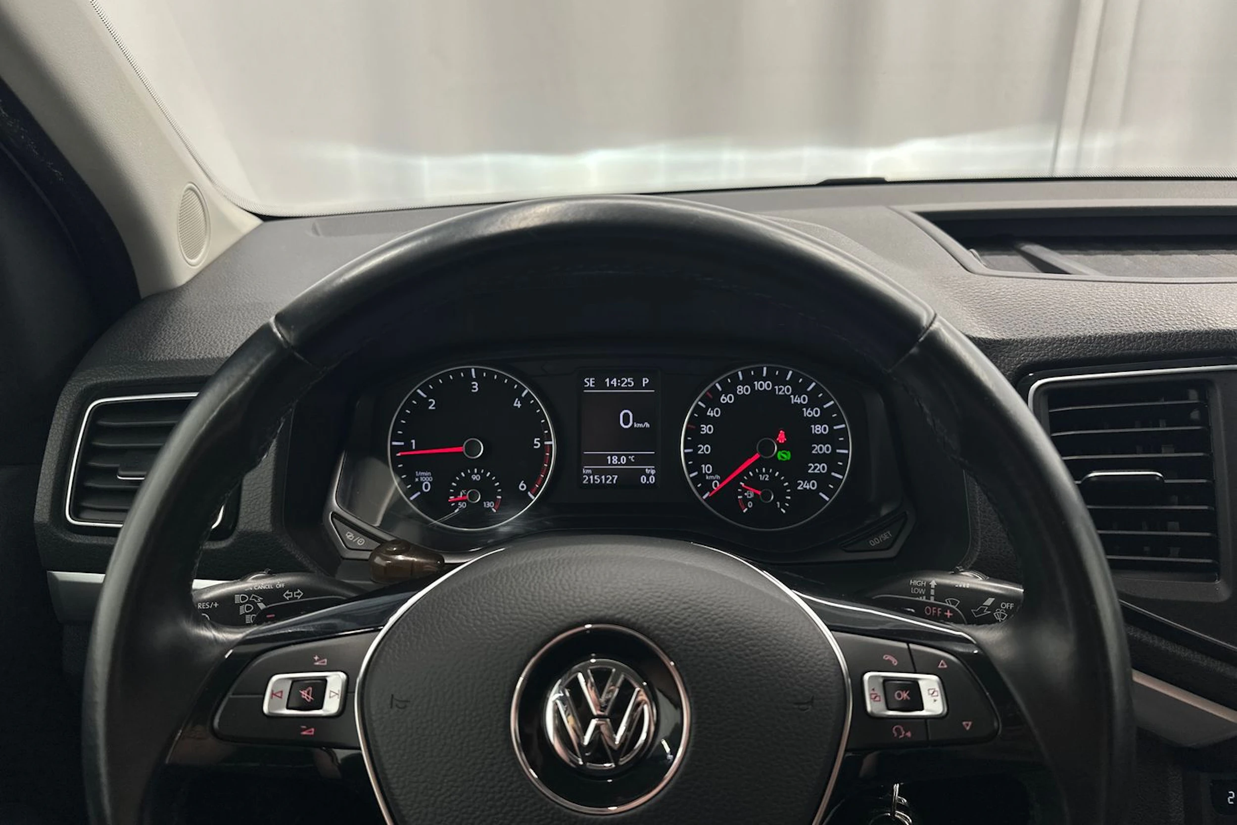 valkoinen Volkswagen Amarok 2016 kuva 13.