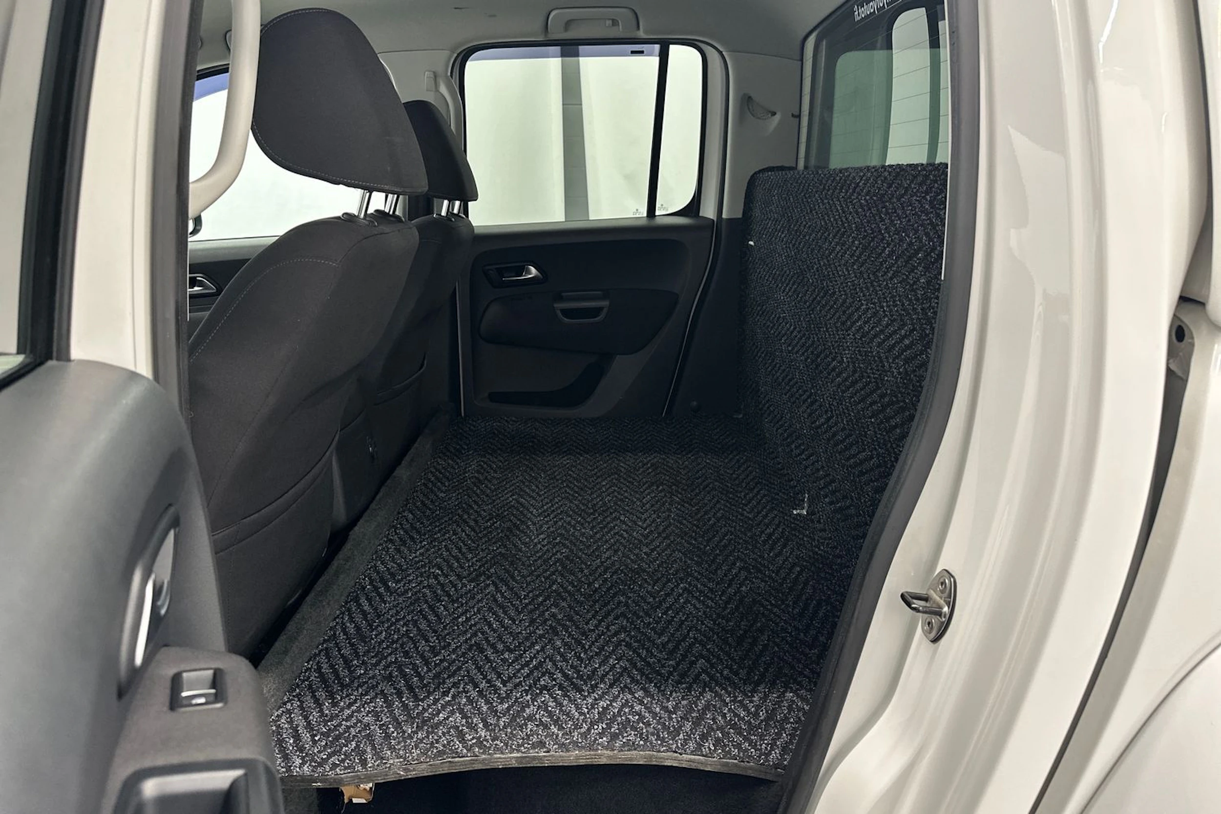 valkoinen Volkswagen Amarok 2016 kuva 23.