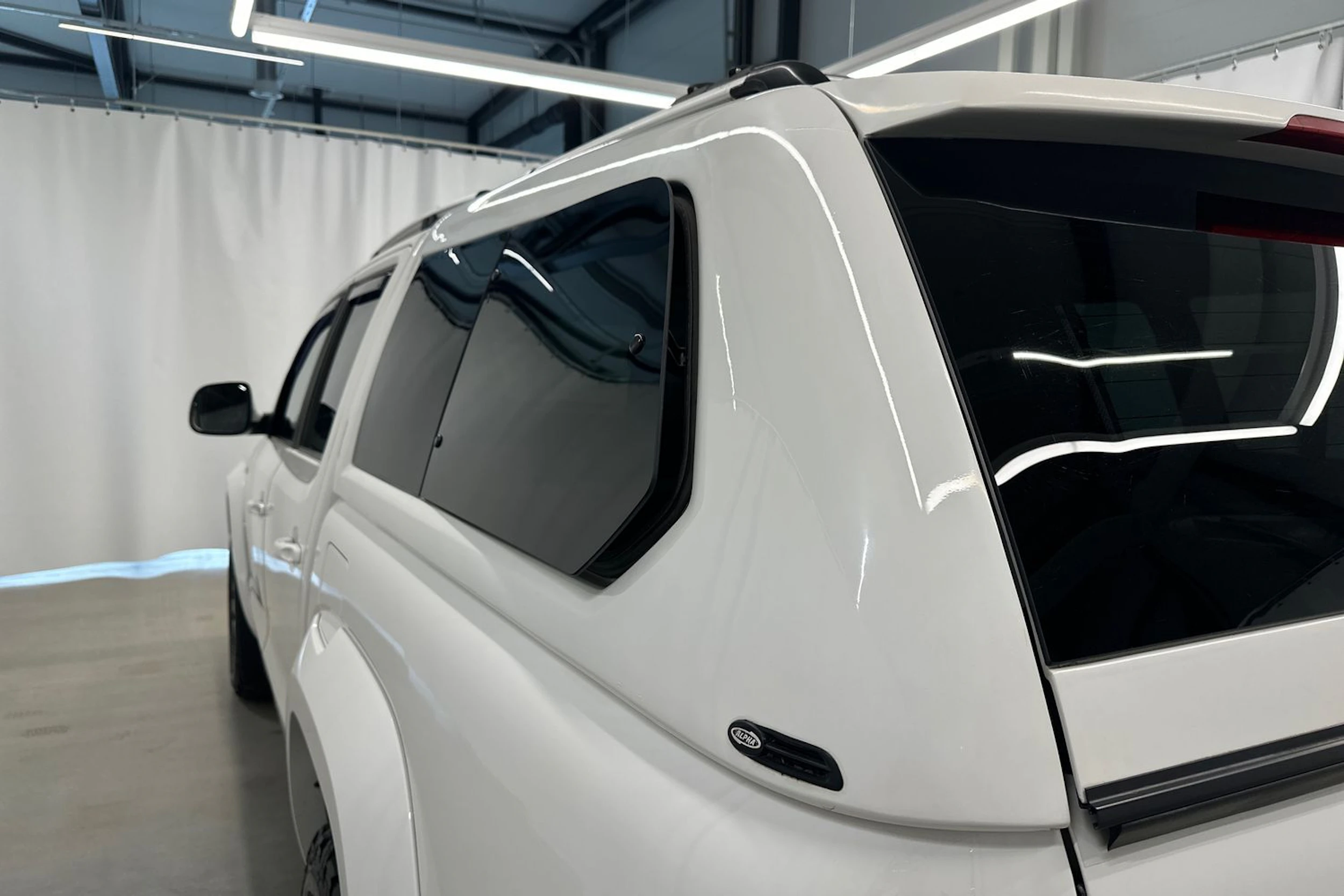 valkoinen Volkswagen Amarok 2016 kuva 28.