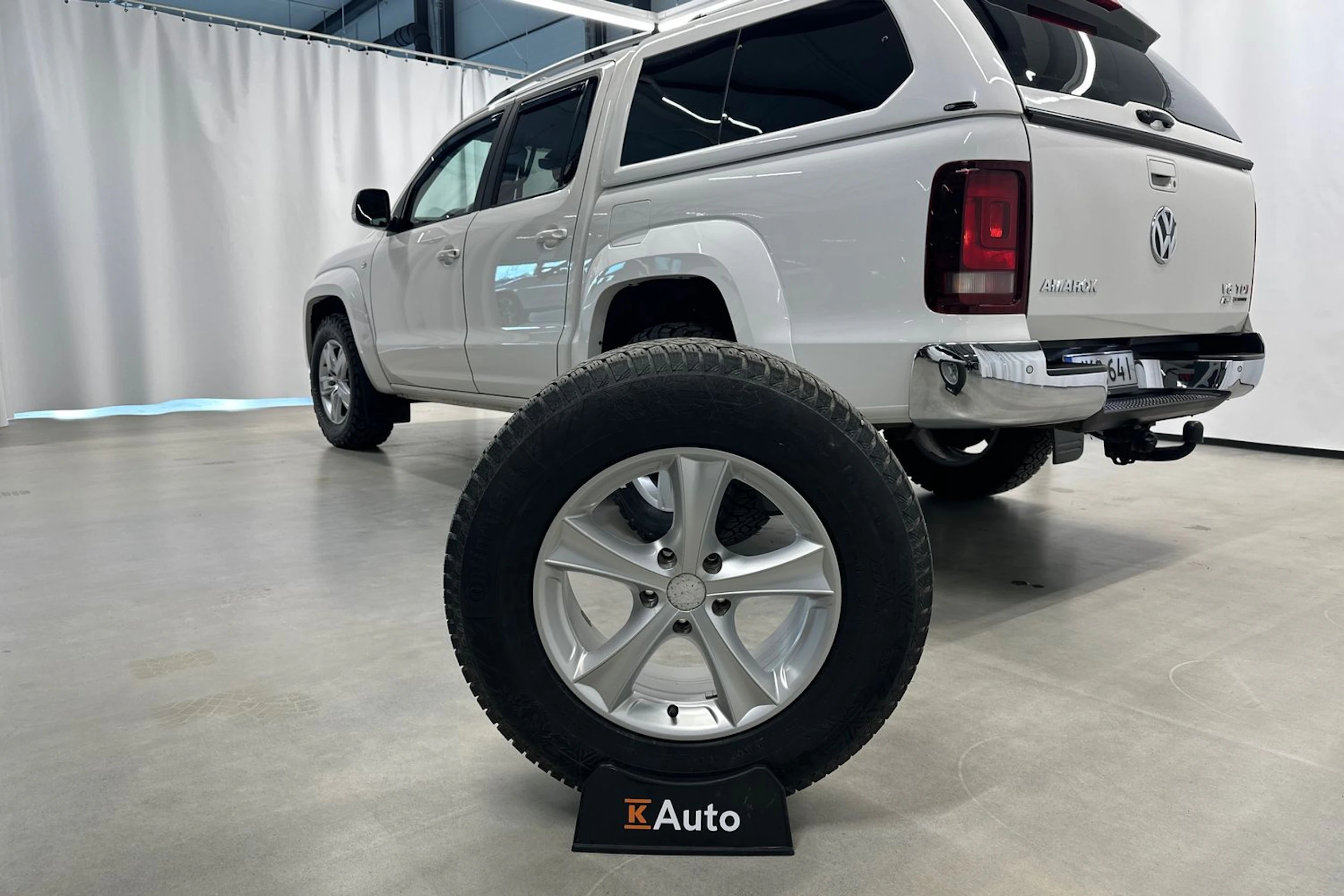 valkoinen Volkswagen Amarok 2016 kuva 29.