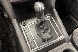 musta Volkswagen Amarok 2016 kuva 16.