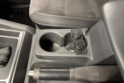 musta Volkswagen Amarok 2016 kuva 23.