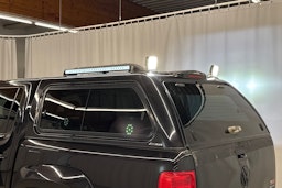 musta Volkswagen Amarok 2016 kuva 27.