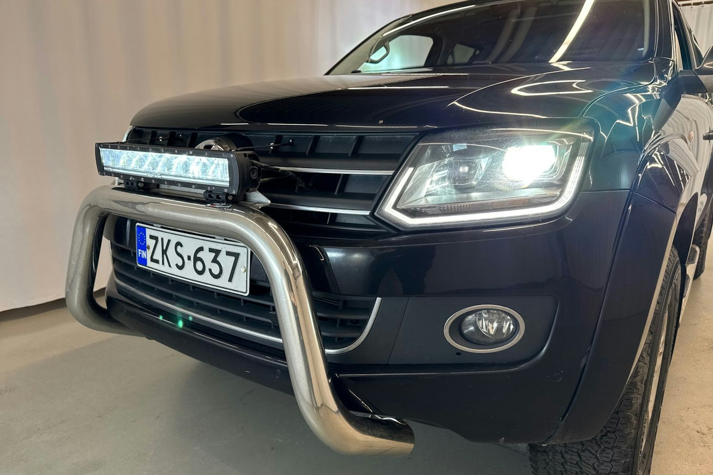 musta Volkswagen Amarok 2016 kuva 29.