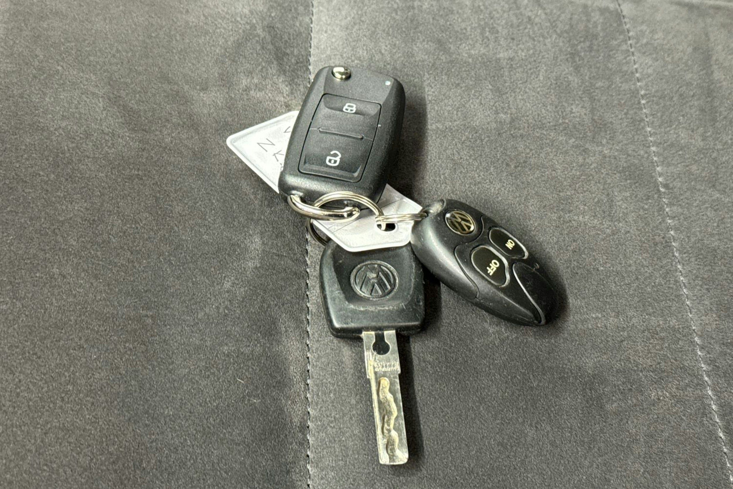 musta Volkswagen Amarok 2016 kuva 31.