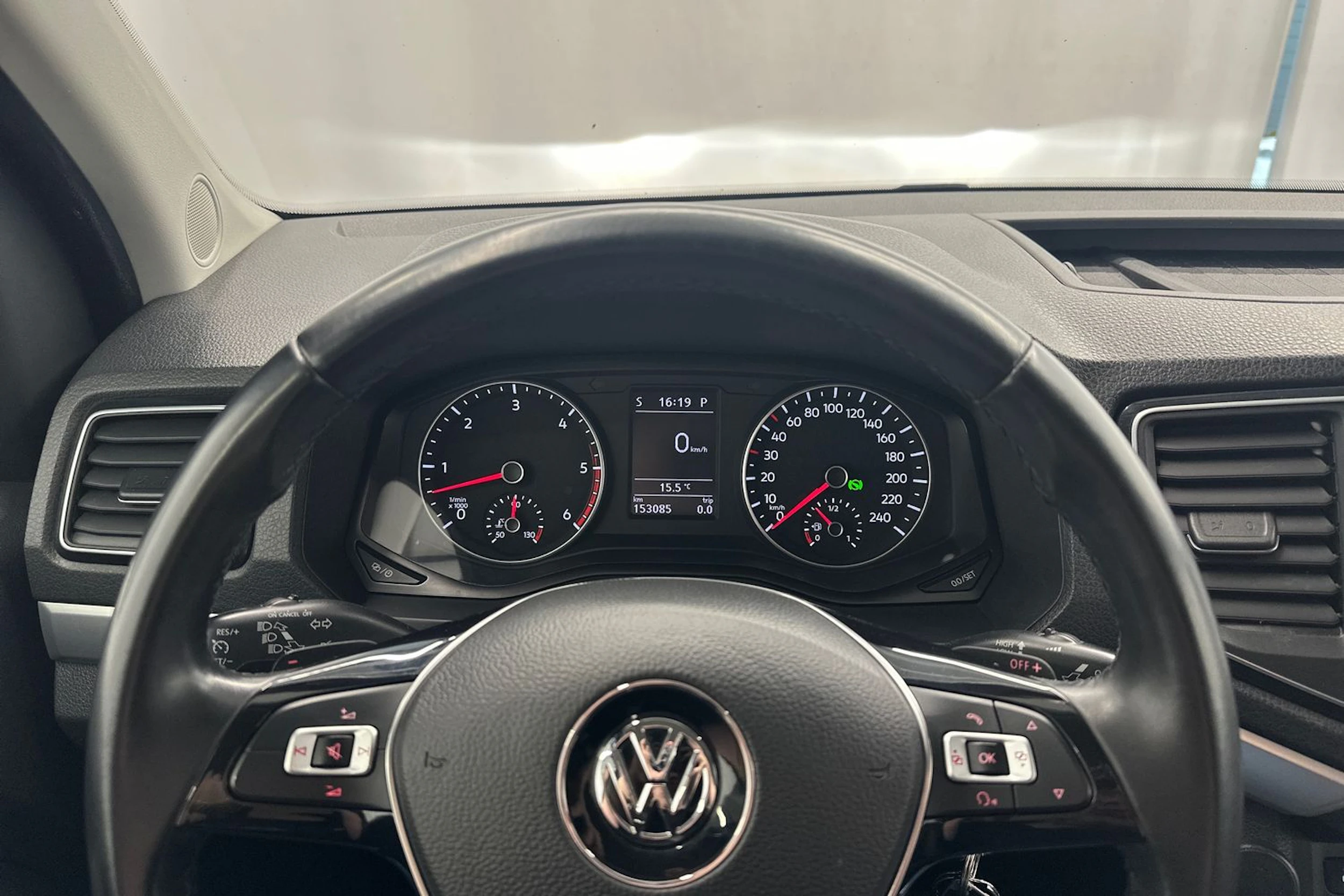 musta Volkswagen Amarok 2016 kuva 13.