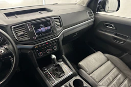 musta Volkswagen Amarok 2016 kuva 15.