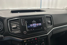 musta Volkswagen Amarok 2016 kuva 16.