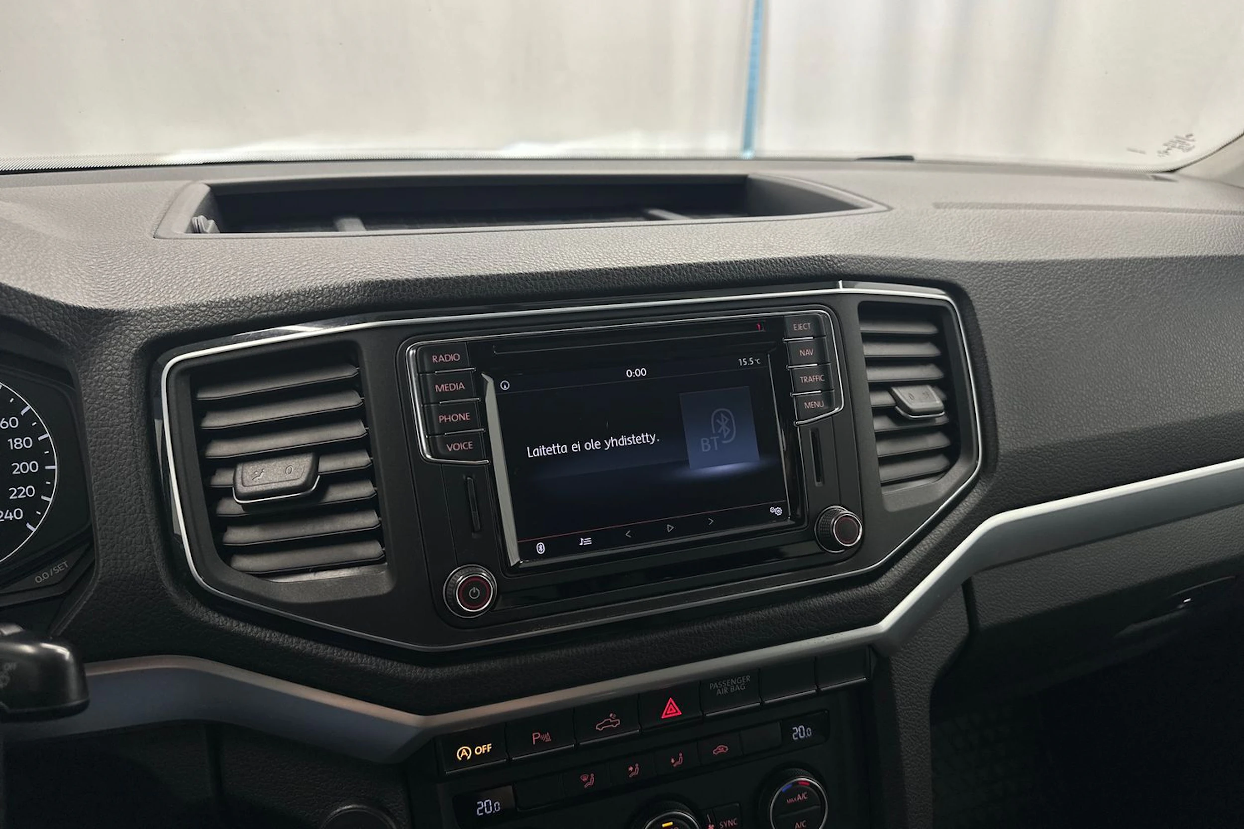 musta Volkswagen Amarok 2016 kuva 17.