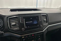 musta Volkswagen Amarok 2016 kuva 17.