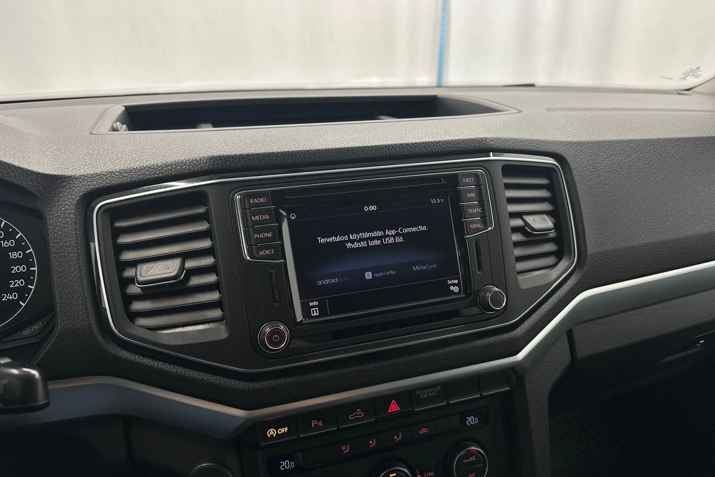 musta Volkswagen Amarok 2016 kuva 19.