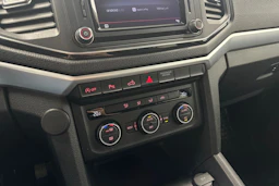 musta Volkswagen Amarok 2016 kuva 21.