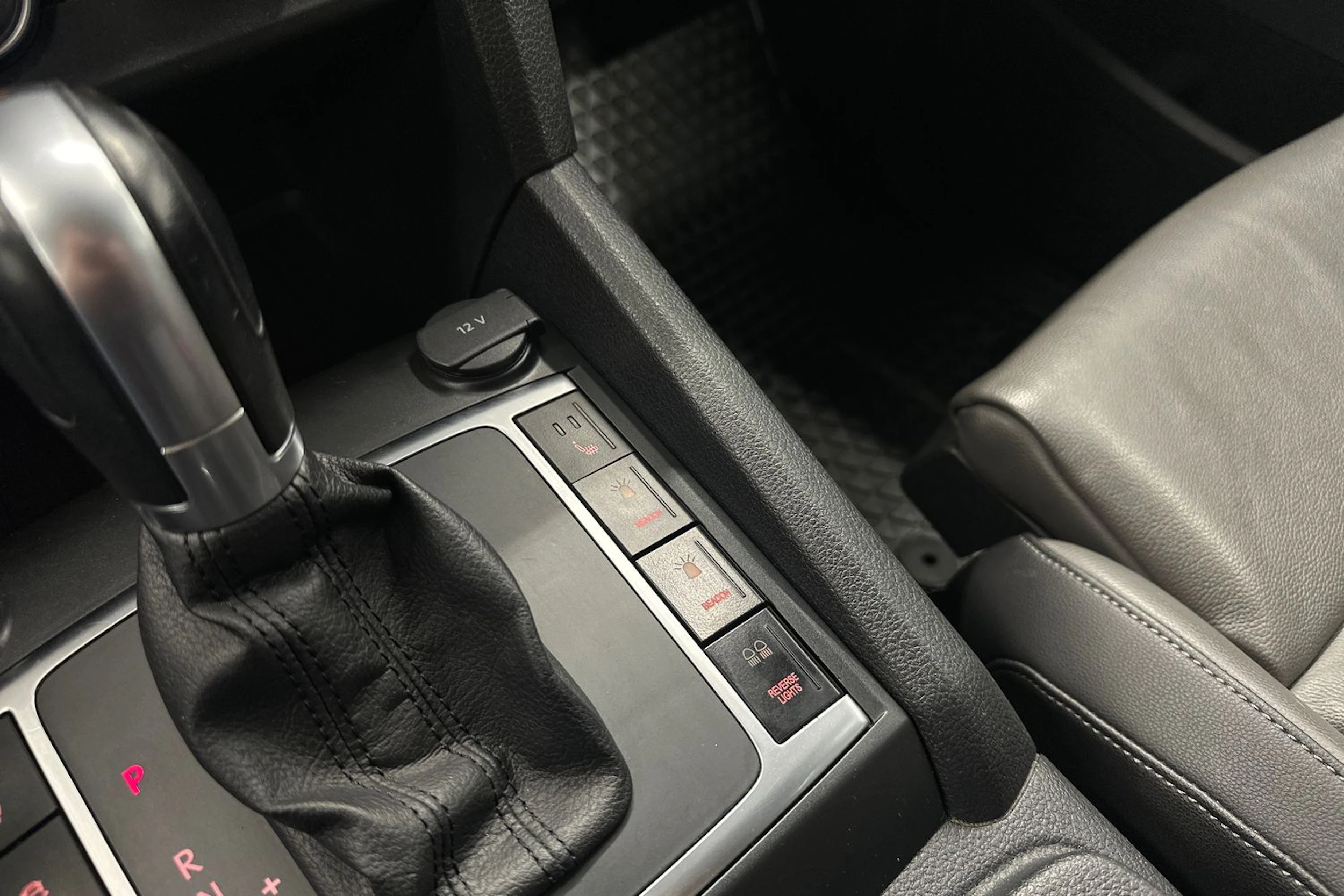musta Volkswagen Amarok 2016 kuva 23.
