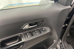 musta Volkswagen Amarok 2016 kuva 26.