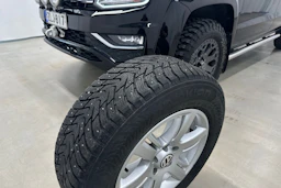 musta Volkswagen Amarok 2016 kuva 38.