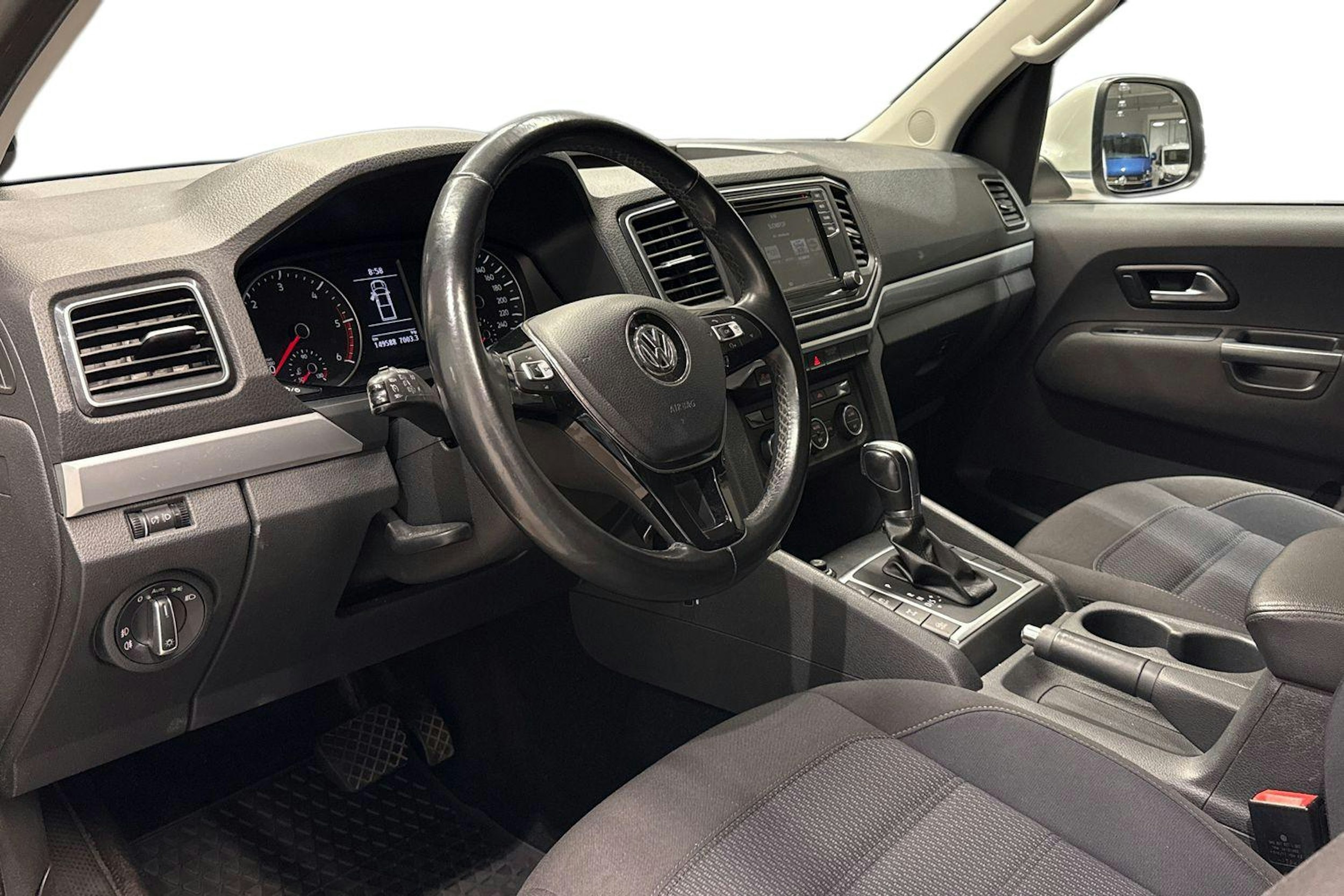 valkoinen Volkswagen Amarok 2017 kuva 7.