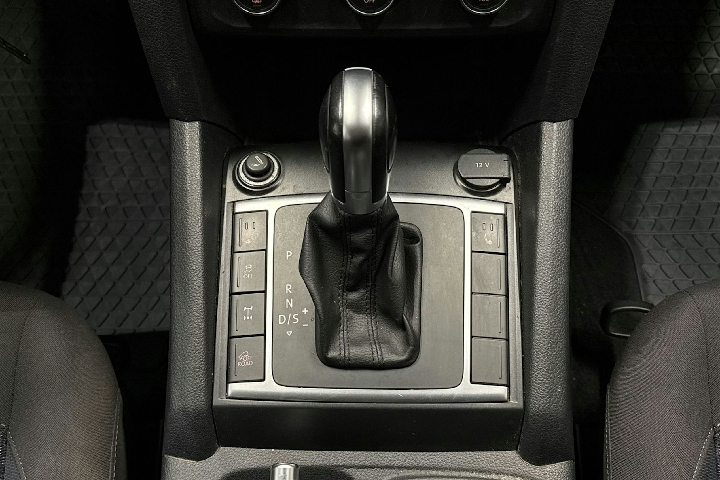 valkoinen Volkswagen Amarok 2017 kuva 18.
