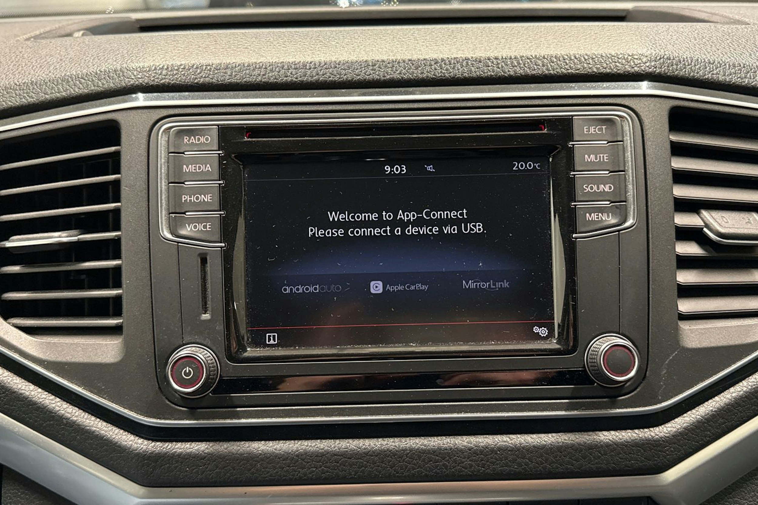 valkoinen Volkswagen Amarok 2017 kuva 26.