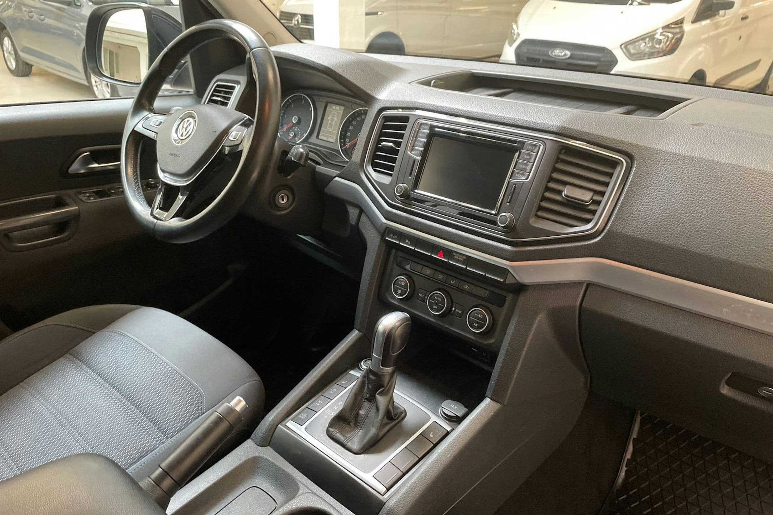 starlight blue Volkswagen Amarok 2017 kuva 15.