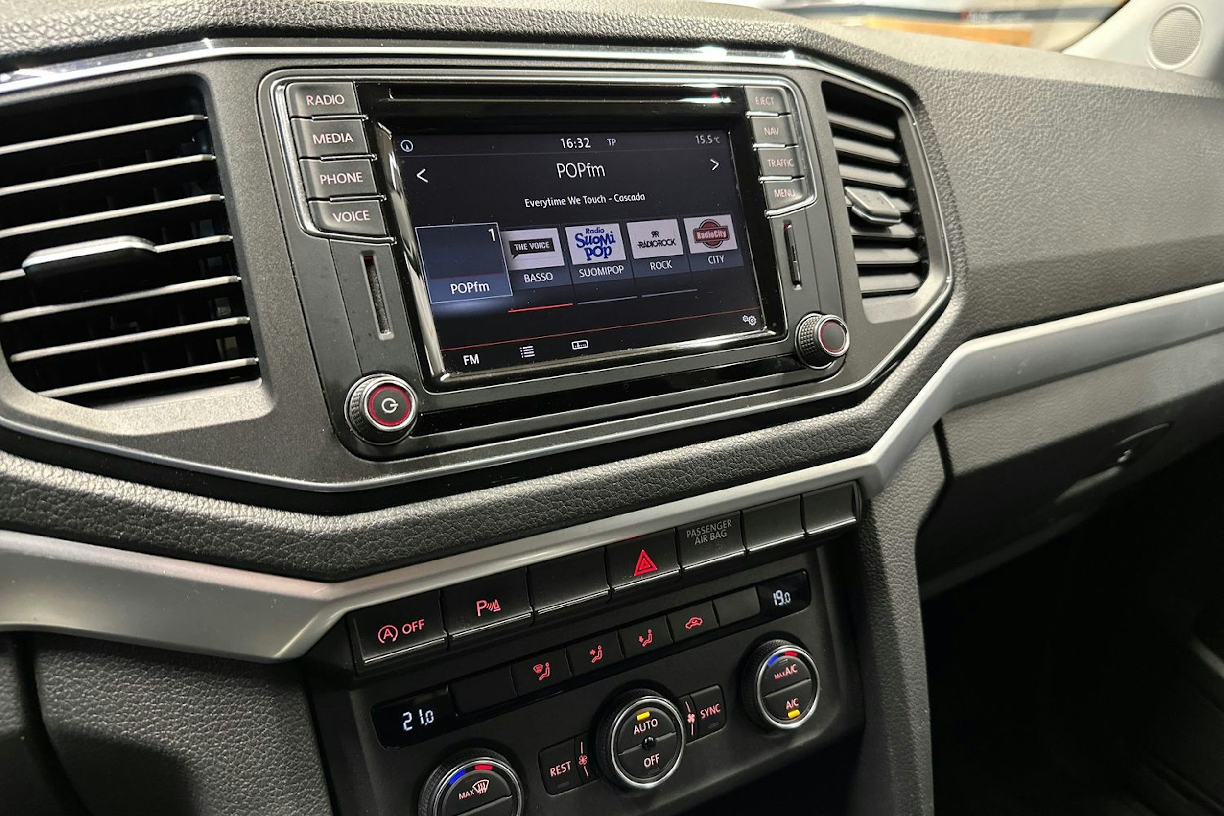 Hopea Volkswagen Amarok 2017 kuva 16.