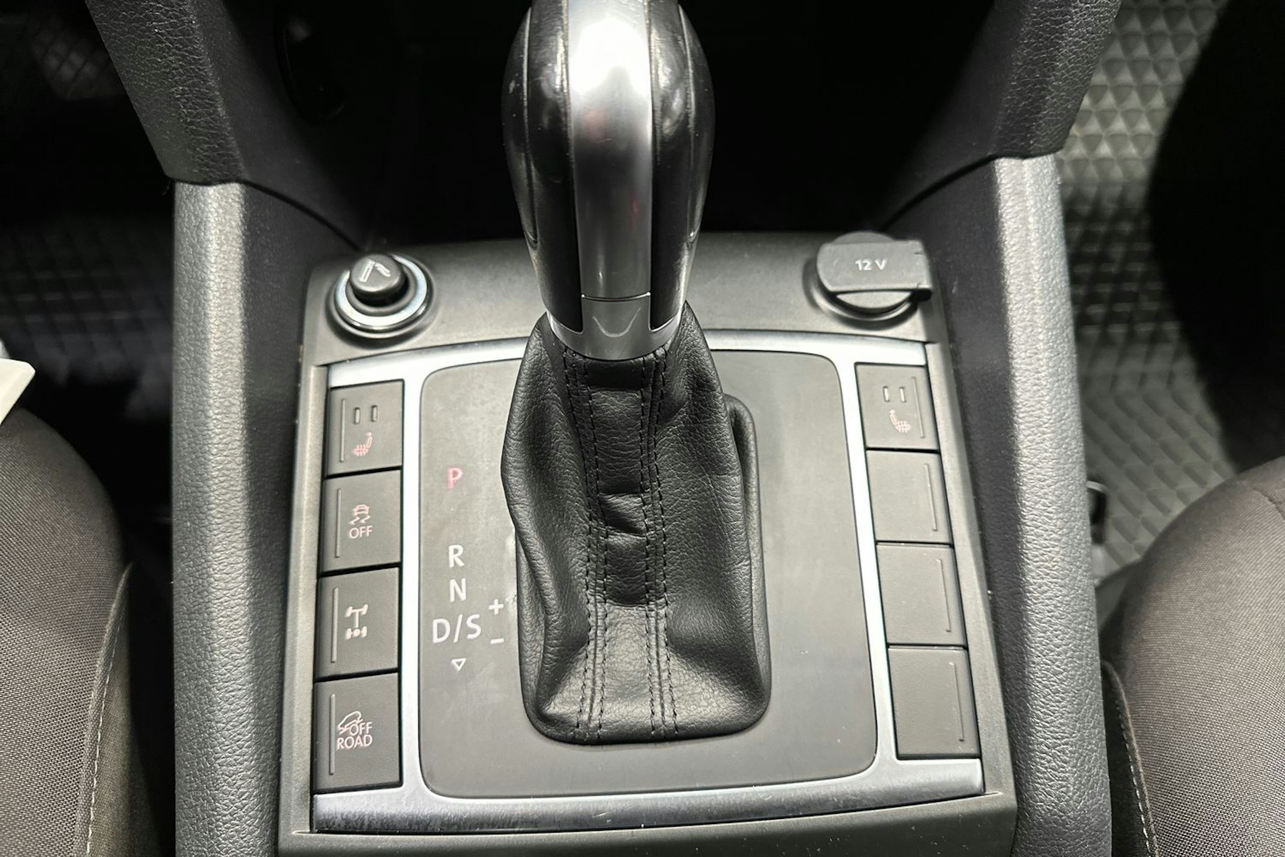 Hopea Volkswagen Amarok 2017 kuva 18.