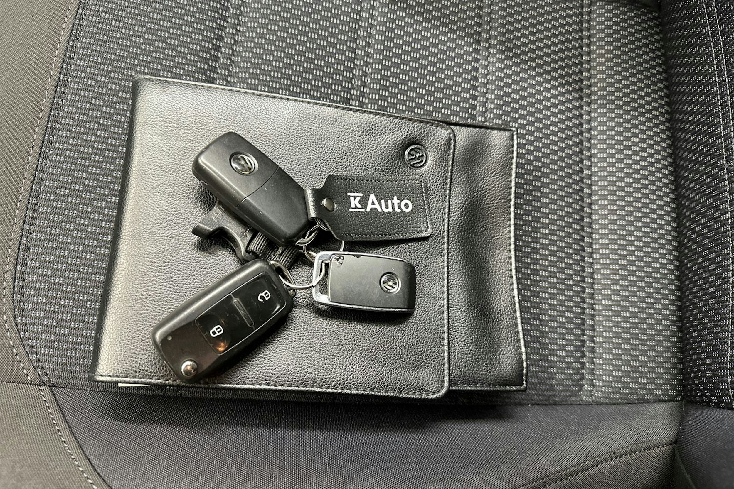 Hopea Volkswagen Amarok 2017 kuva 22.