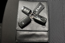 Hopea Volkswagen Amarok 2017 kuva 32.