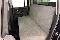 sininen Volkswagen Amarok 2017 kuva 8.