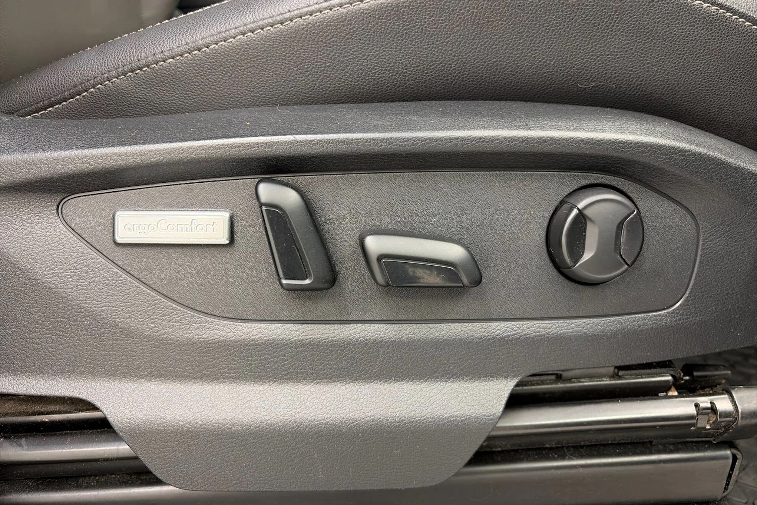 sininen Volkswagen Amarok 2017 kuva 15.
