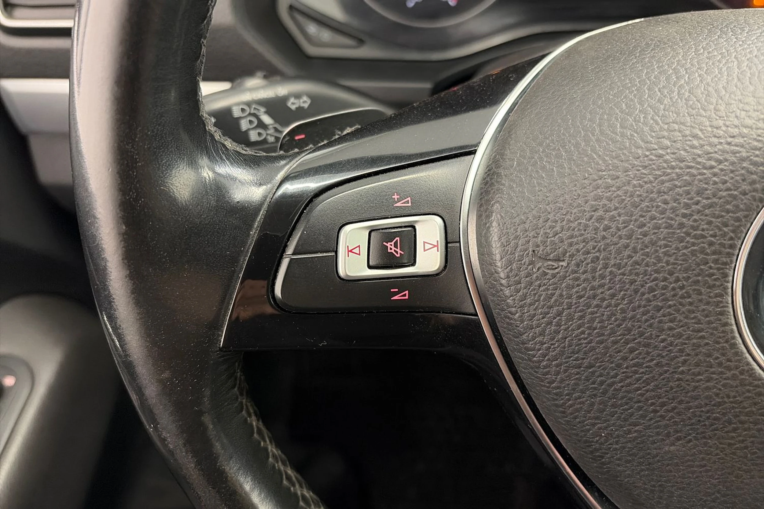 sininen Volkswagen Amarok 2017 kuva 16.