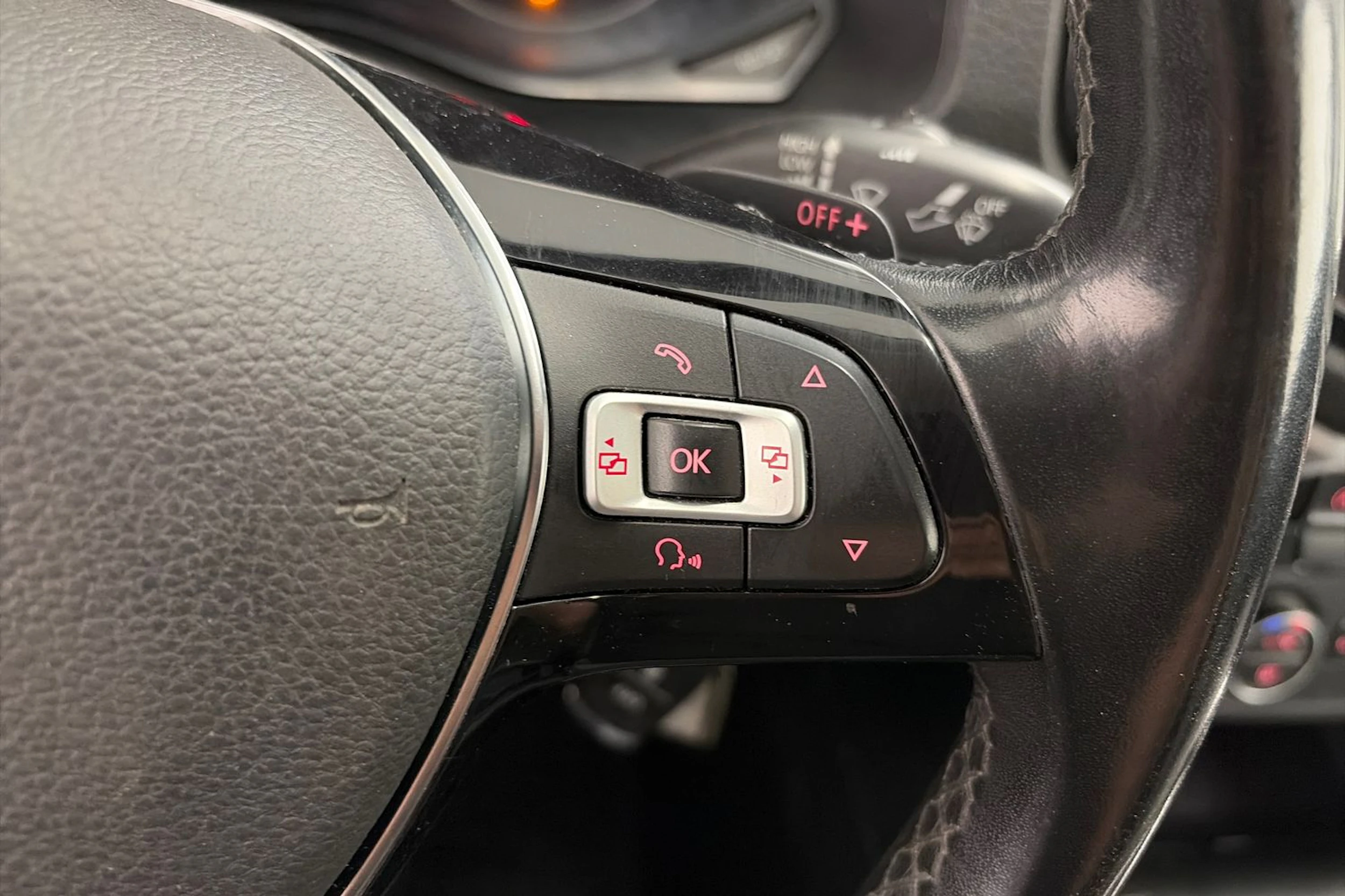 sininen Volkswagen Amarok 2017 kuva 17.