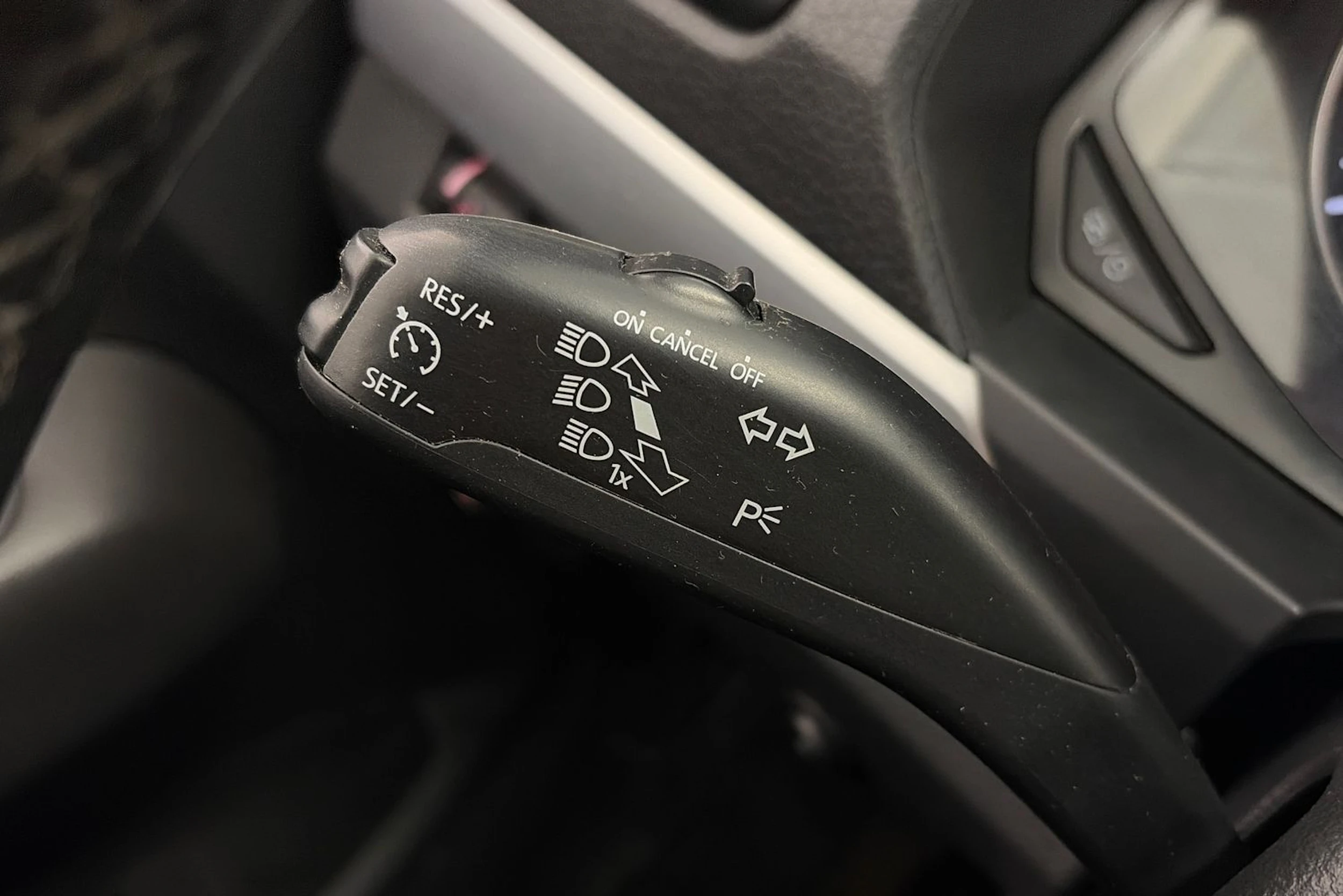 sininen Volkswagen Amarok 2017 kuva 18.