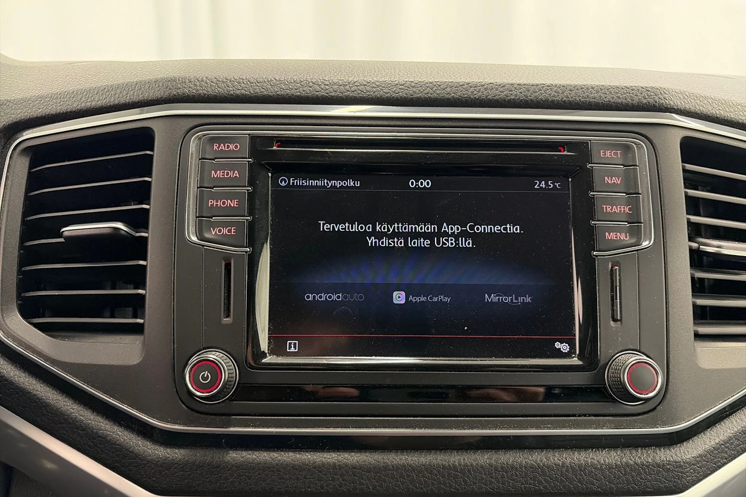 sininen Volkswagen Amarok 2017 kuva 21.