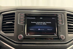 sininen Volkswagen Amarok 2017 kuva 21.