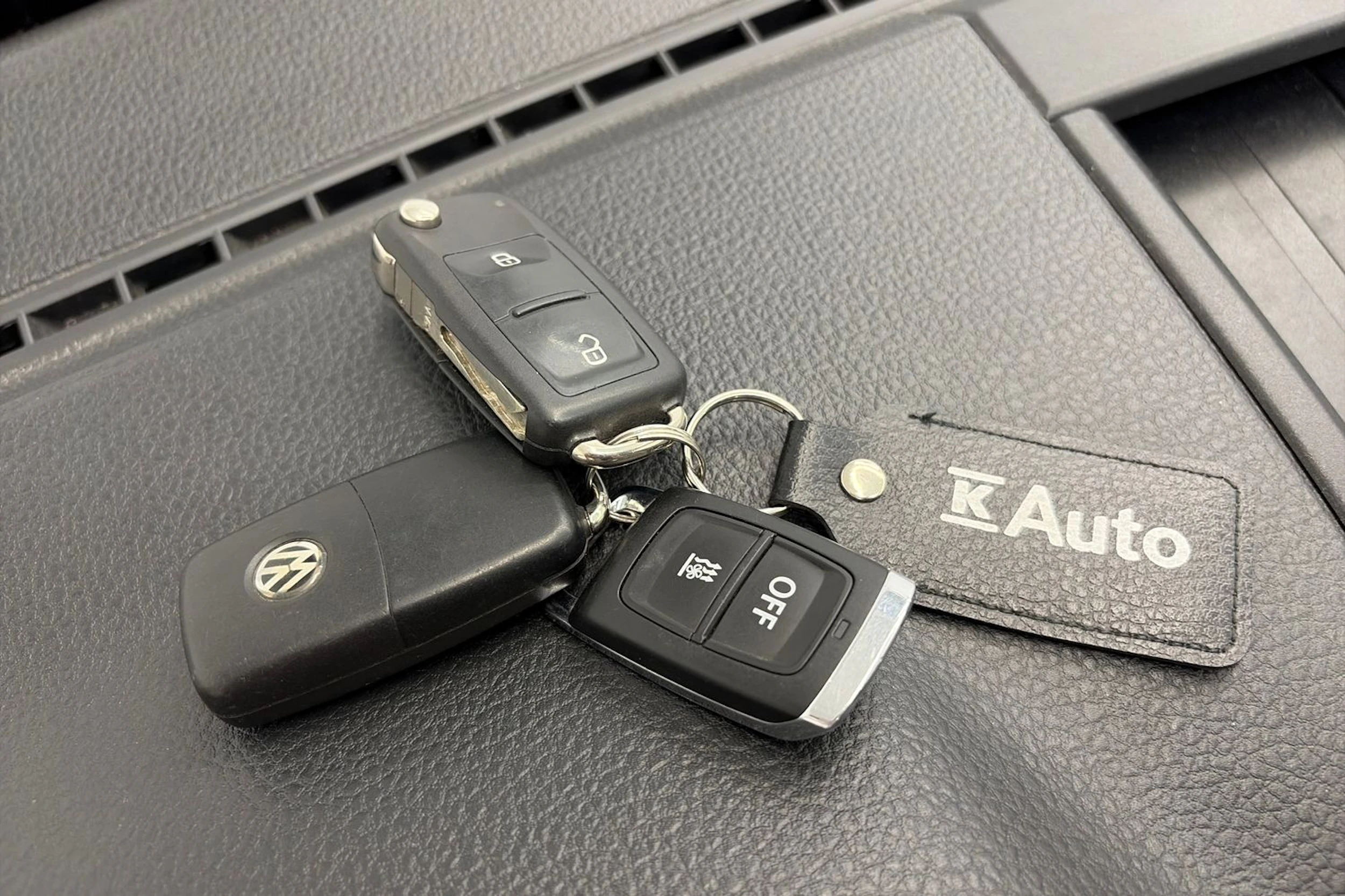 sininen Volkswagen Amarok 2017 kuva 27.