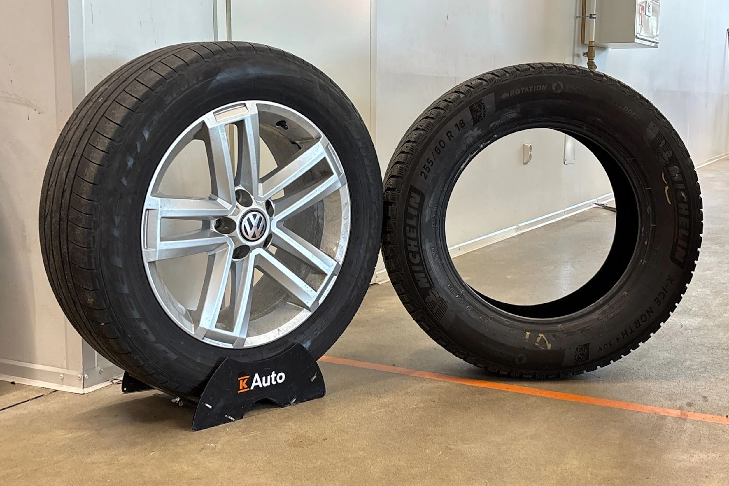 musta Volkswagen Amarok 2017 kuva 13.
