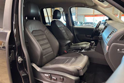 musta Volkswagen Amarok 2017 kuva 15.