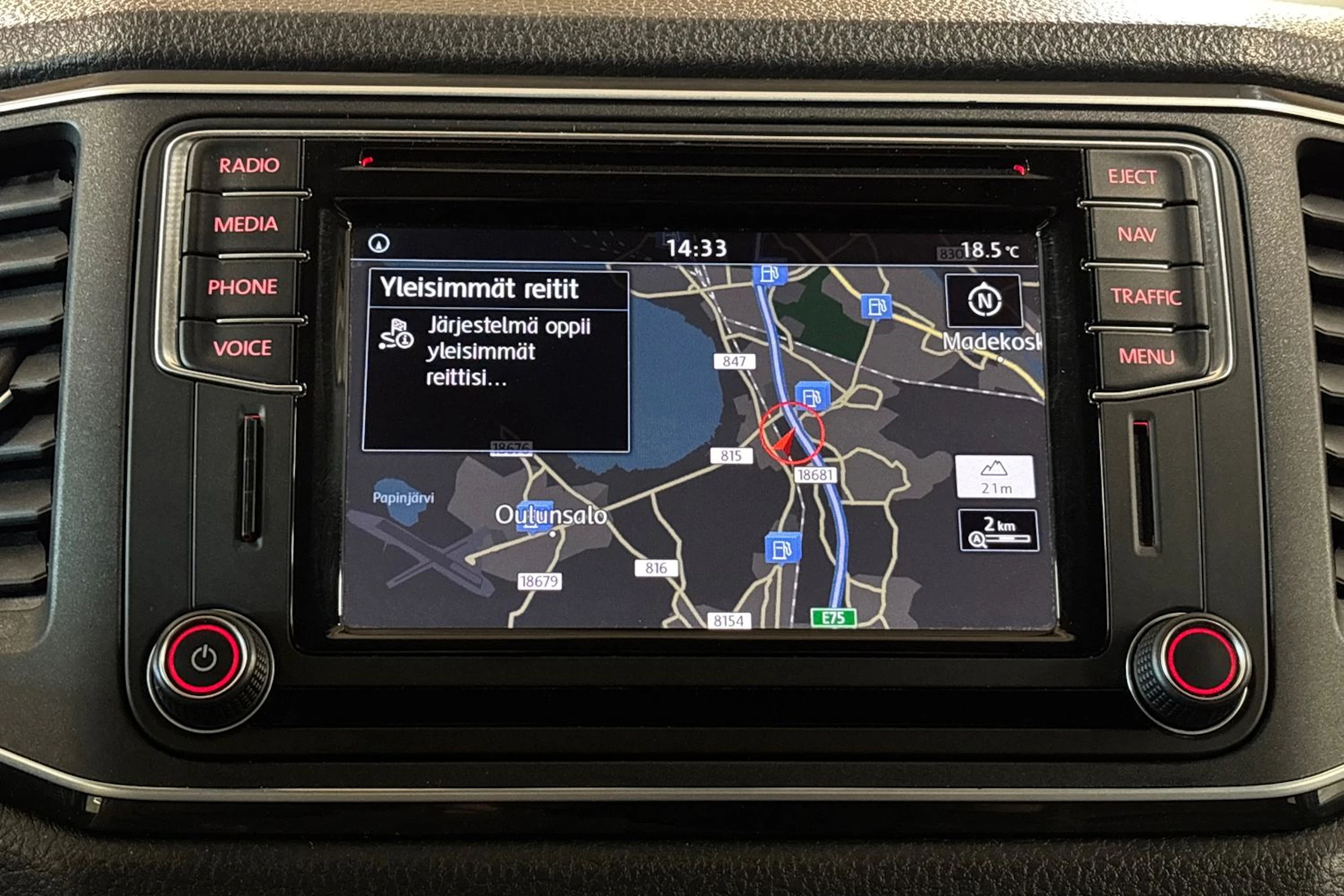 musta Volkswagen Amarok 2017 kuva 25.