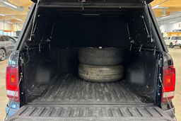musta Volkswagen Amarok 2017 kuva 31.