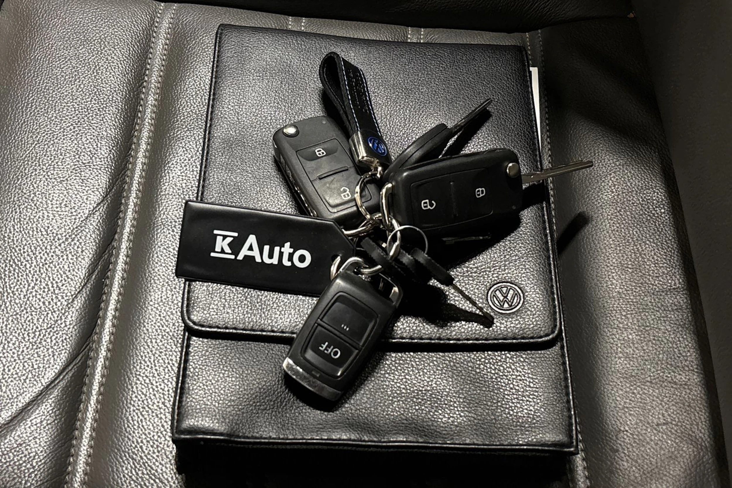 musta Volkswagen Amarok 2017 kuva 37.
