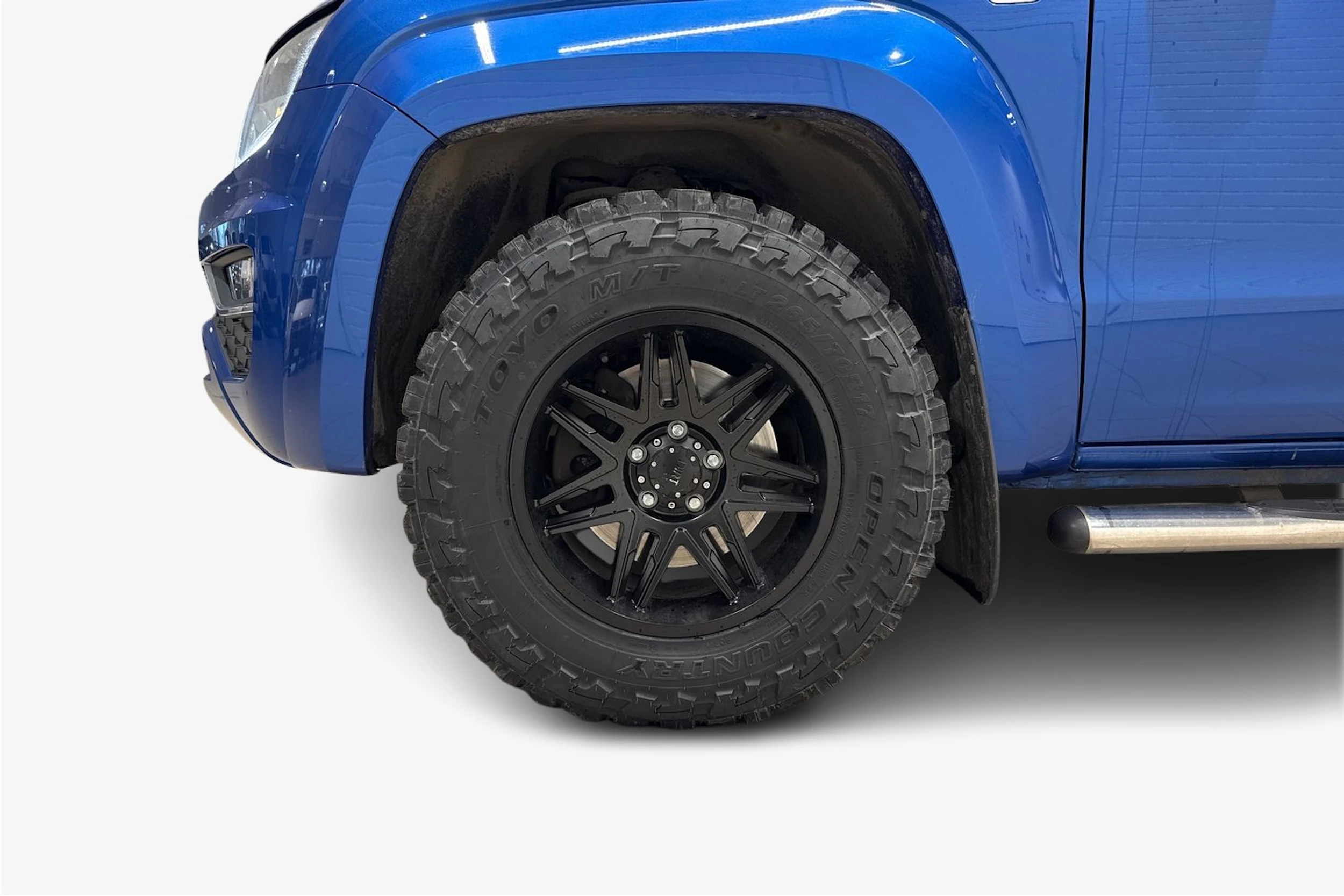 Sininen Volkswagen Amarok 2017 kuva 12.