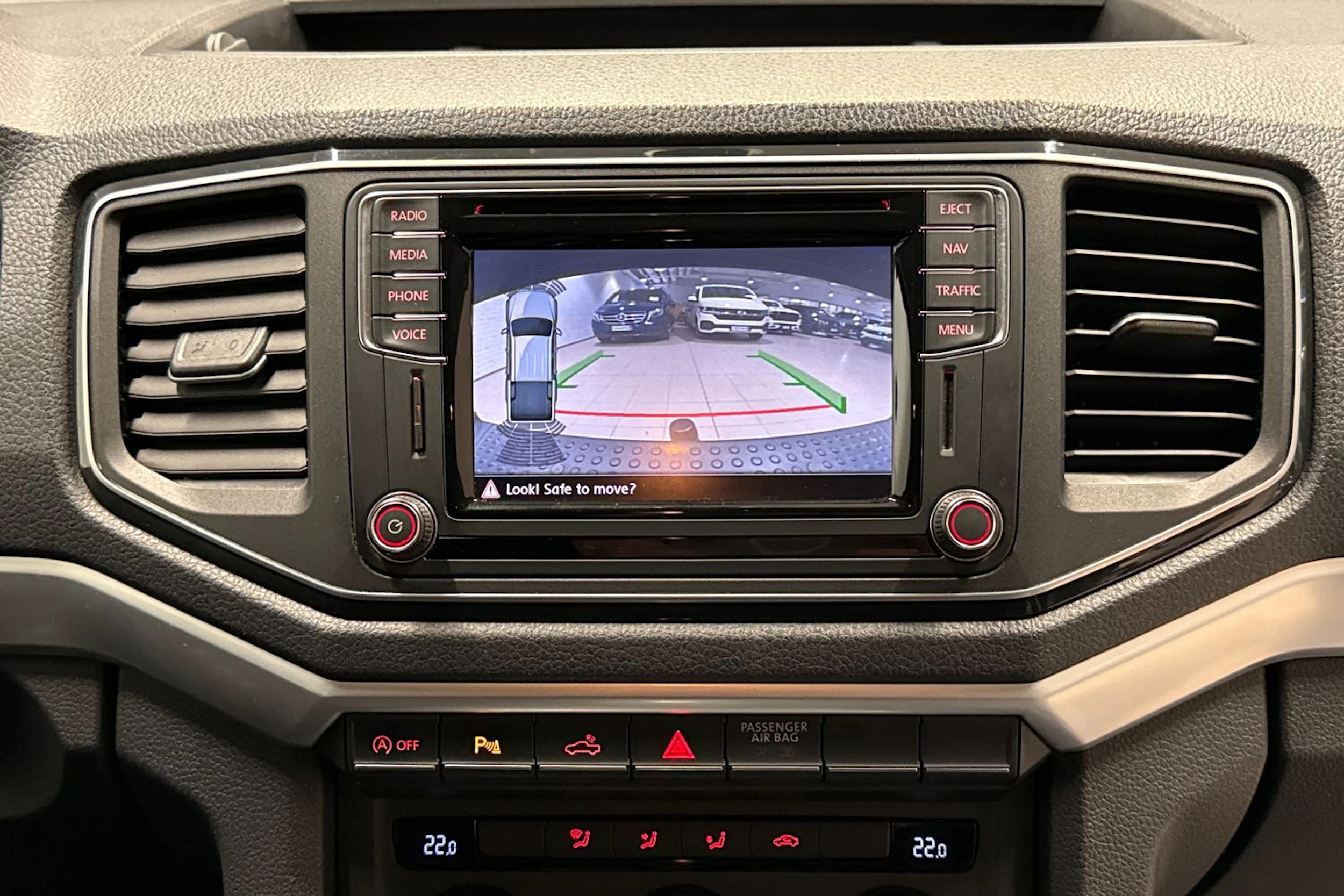 Sininen Volkswagen Amarok 2017 kuva 19.