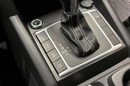 Sininen Volkswagen Amarok 2017 kuva 22.