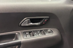 Sininen Volkswagen Amarok 2017 kuva 23.