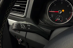 met. graffitinharmaa Volkswagen Amarok 2017 kuva 14.