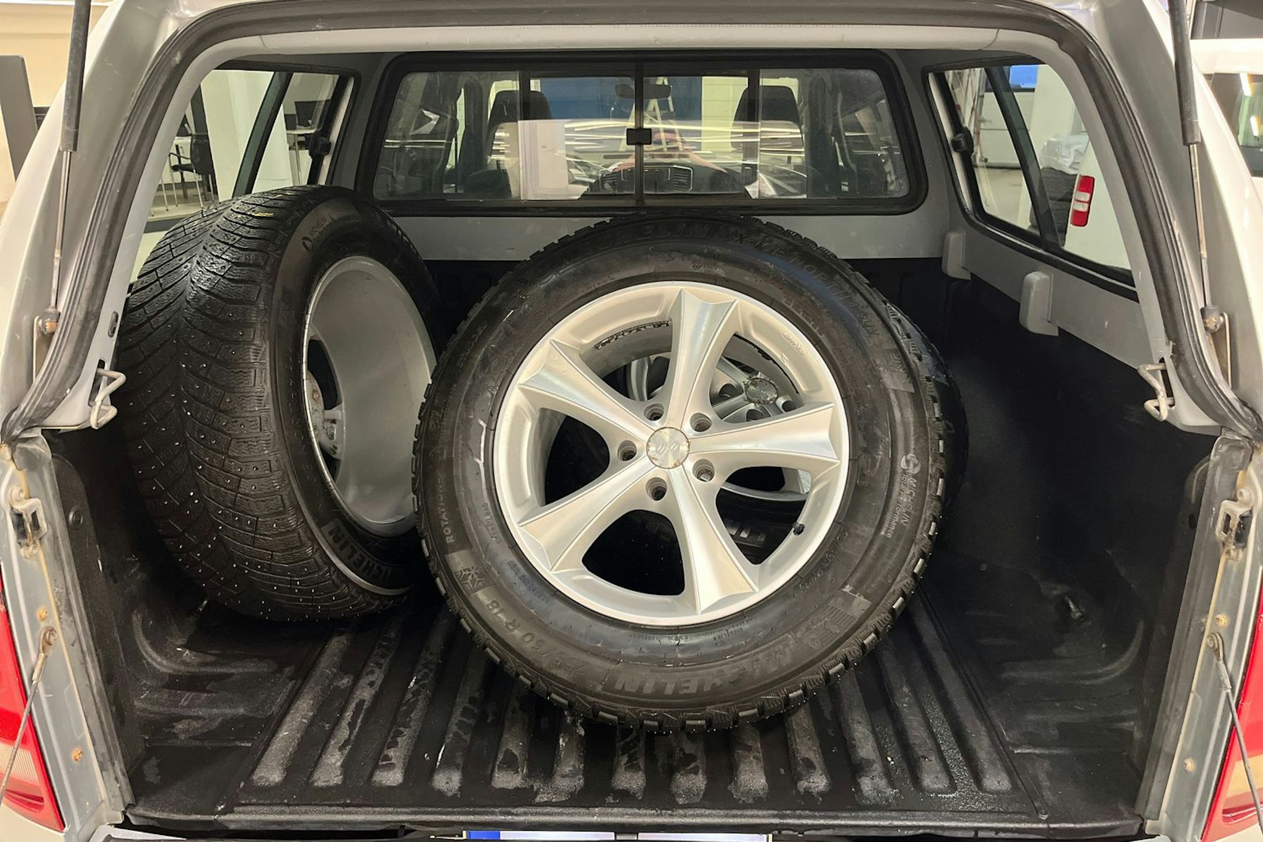 hopea Volkswagen Amarok 2017 kuva 11.