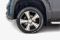 musta Volkswagen Amarok 2017 kuva 11.